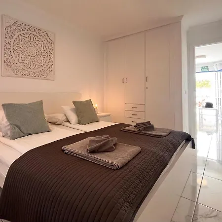 Апартаменты Mariposa - 1 Bedroom Poolside