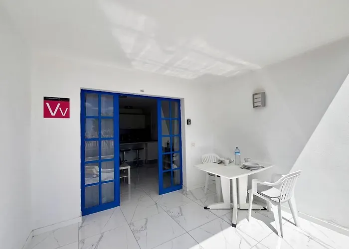 Mariposa - 1 Bedroom Poolside