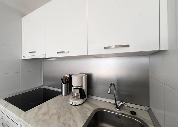 Mariposa - 1 Bedroom Poolside Апартаменты