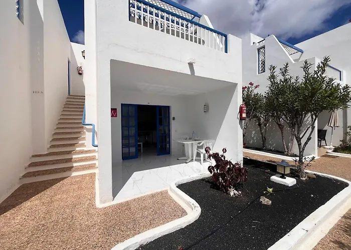 Mariposa - 1 Bedroom Poolside Апартаменты *