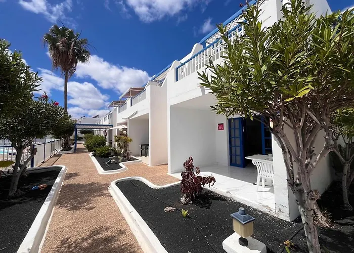 Mariposa - 1 Bedroom Poolside Апартаменты Тиас