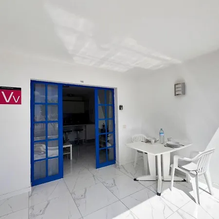 Mariposa - 1 Bedroom Poolside