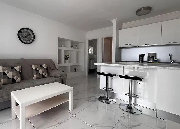 Mariposa - 1 Bedroom Poolside *