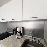 Mariposa - 1 Bedroom Poolside Διαμέρισμα